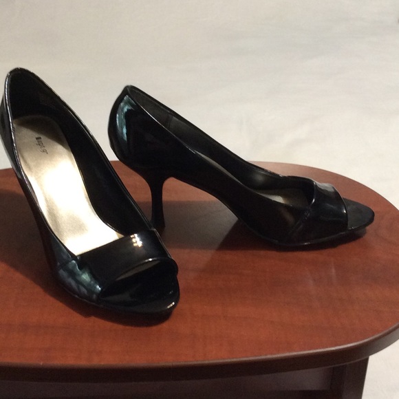 Apt 9 black shoes - Picture 2 of 6